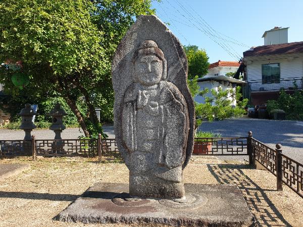 충주 창동리 석조약사여래입상 